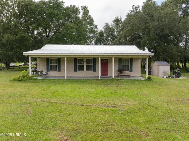 $380,000 | 10692 Grays Highway, Ridgeland, SC 29936