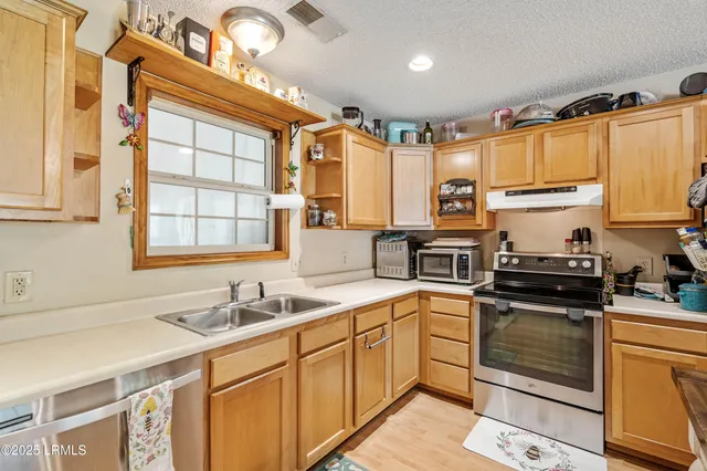 $399,000 | 10692 Grays Highway, Ridgeland, SC 29936