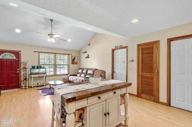 $399,000 | 10692 Grays Highway, Ridgeland, SC 29936