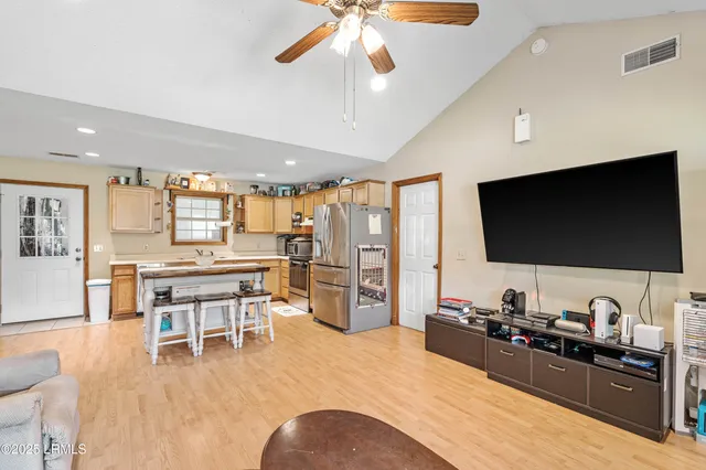 $399,000 | 10692 Grays Highway, Ridgeland, SC 29936