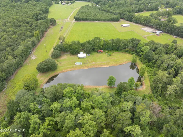 $399,000 | 10692 Grays Highway, Ridgeland, SC 29936