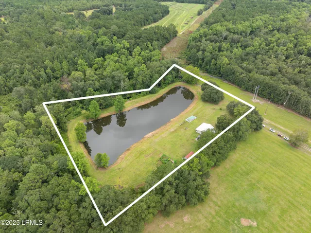 $399,000 | 10692 Grays Highway, Ridgeland, SC 29936