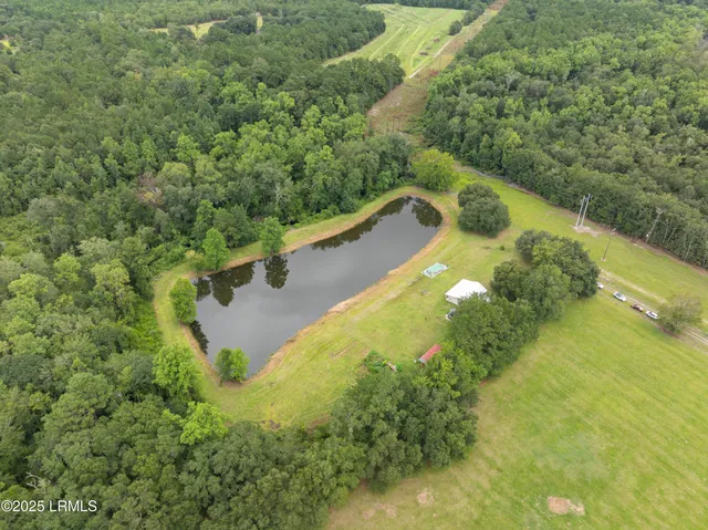 $399,000 | 10692 Grays Highway, Ridgeland, SC 29936