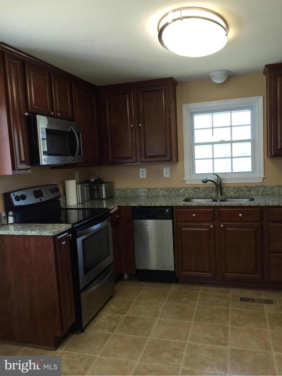 528 Caisson Road Fredericksburg, VA 22405 - Photo 4 of 21 Kitchen