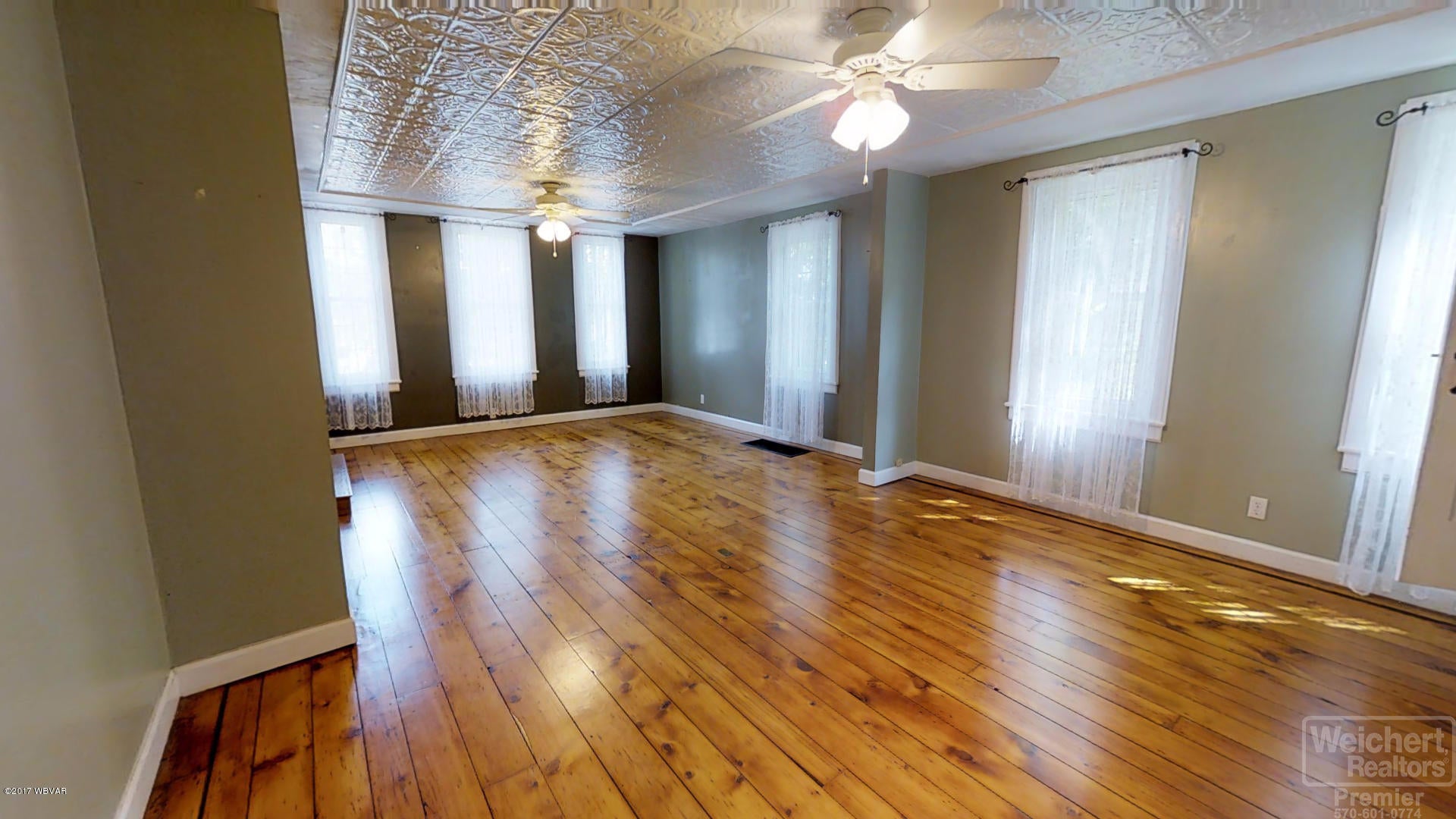 1 Round Hill Road Williamsport, PA 17701 - Photo 11 of 27 Living Room