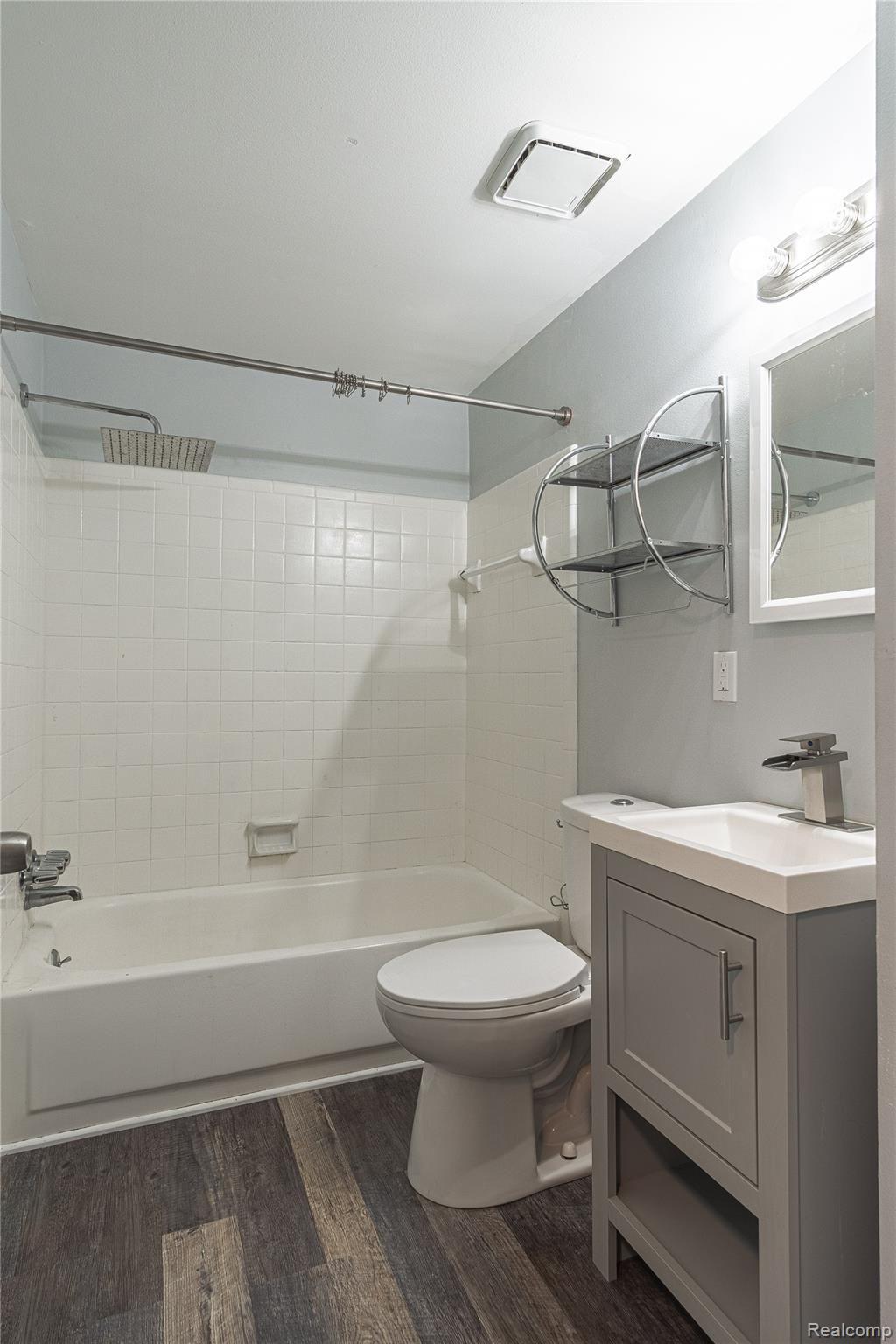 27804 Somerset Avenue Inkster, MI 48141 - Photo 19 of 31 Interiors (17 of 25).jpg