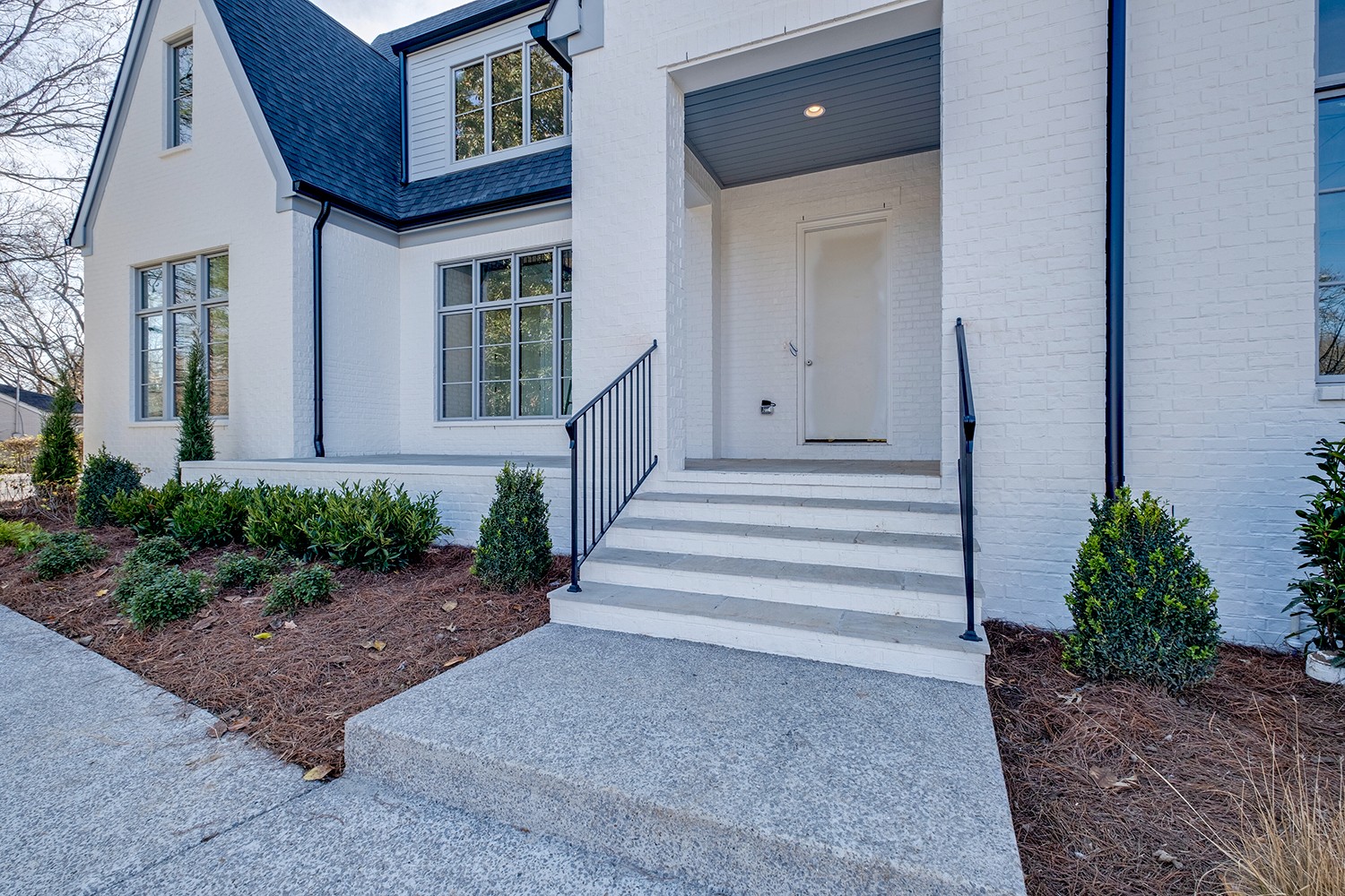 2825 Sugar Tree Road Nashville, TN 37215 - Photo 4 of 51 a house view with a garden space