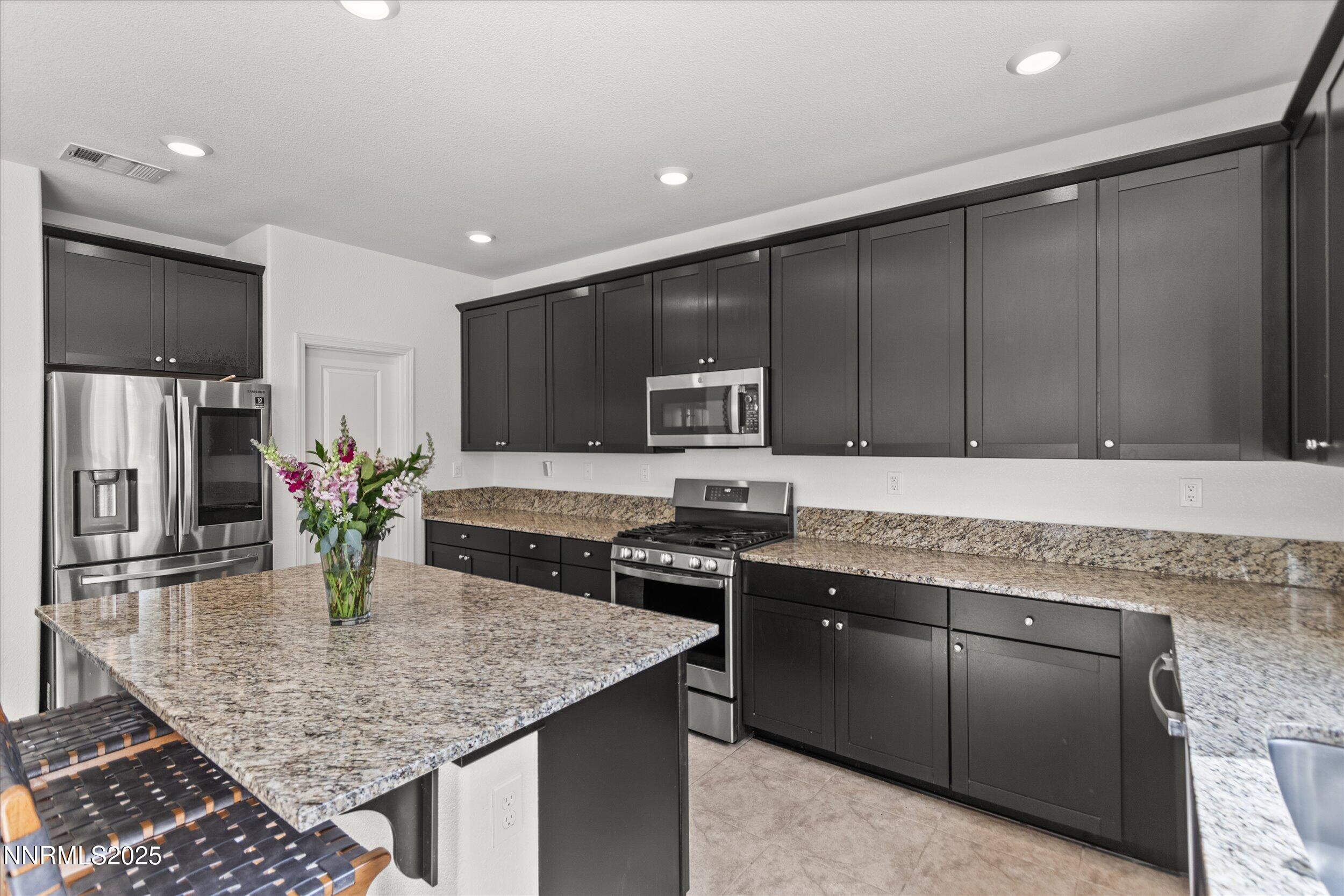 2102 Black Spur Drive Reno, NV 89521 - Photo 6 of 39 30-Kitchen