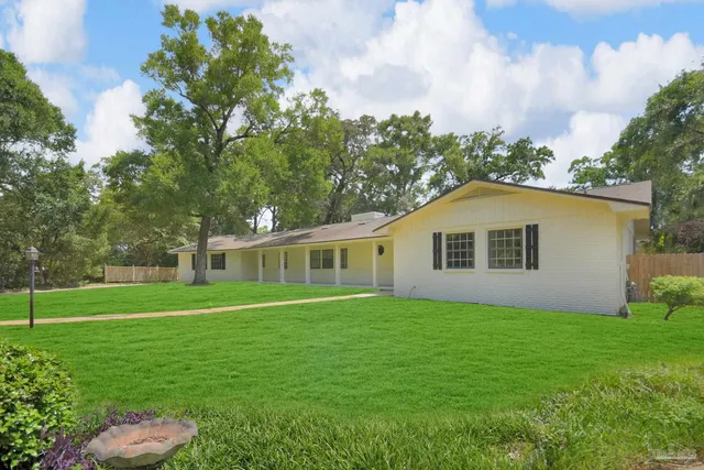 $515,000 | 5745 Avenida Robledal, Pensacola, FL 32504