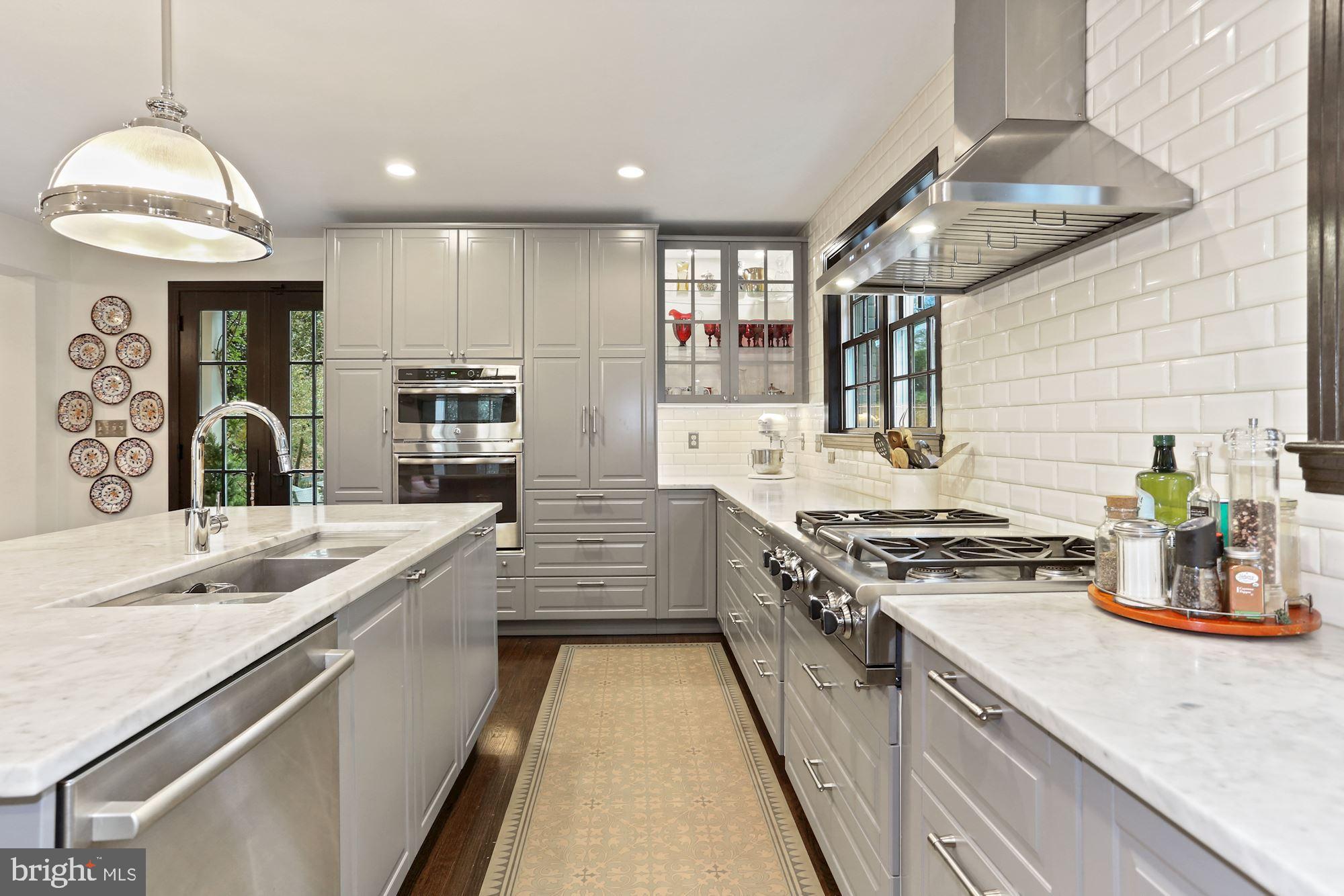 1624 Brookside Road McLean, VA 22101 - Photo 11 of 70 Stainless Steel Appliances