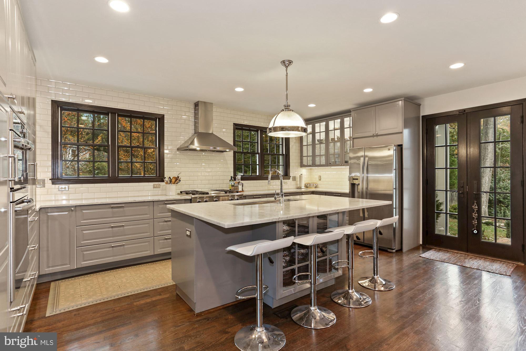 1624 Brookside Road McLean, VA 22101 - Photo 9 of 70 Gourmet Kitchen