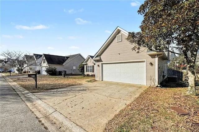 $285,000 | 310 Turtle Pointe Drive, Carrollton, GA 30116