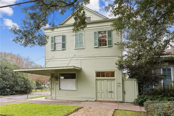 $2,000 | 435 State Street, Unit A, New Orleans, LA 70118