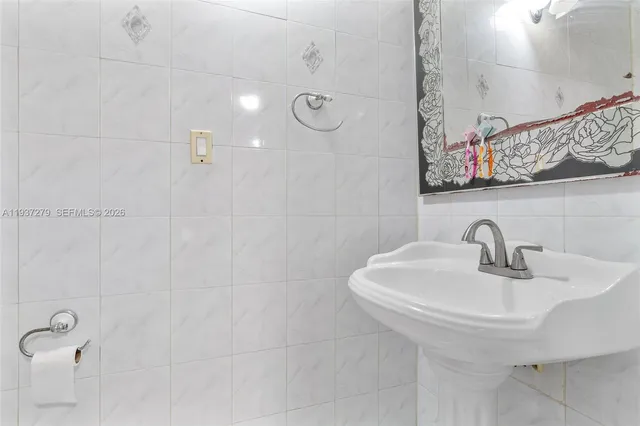 $710,000 | 14256 Southwest 92nd Street, Miami, FL 33176