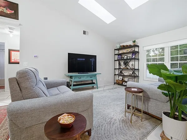 $380,000 | 104 Vista Avenue, Eustis, FL 32726