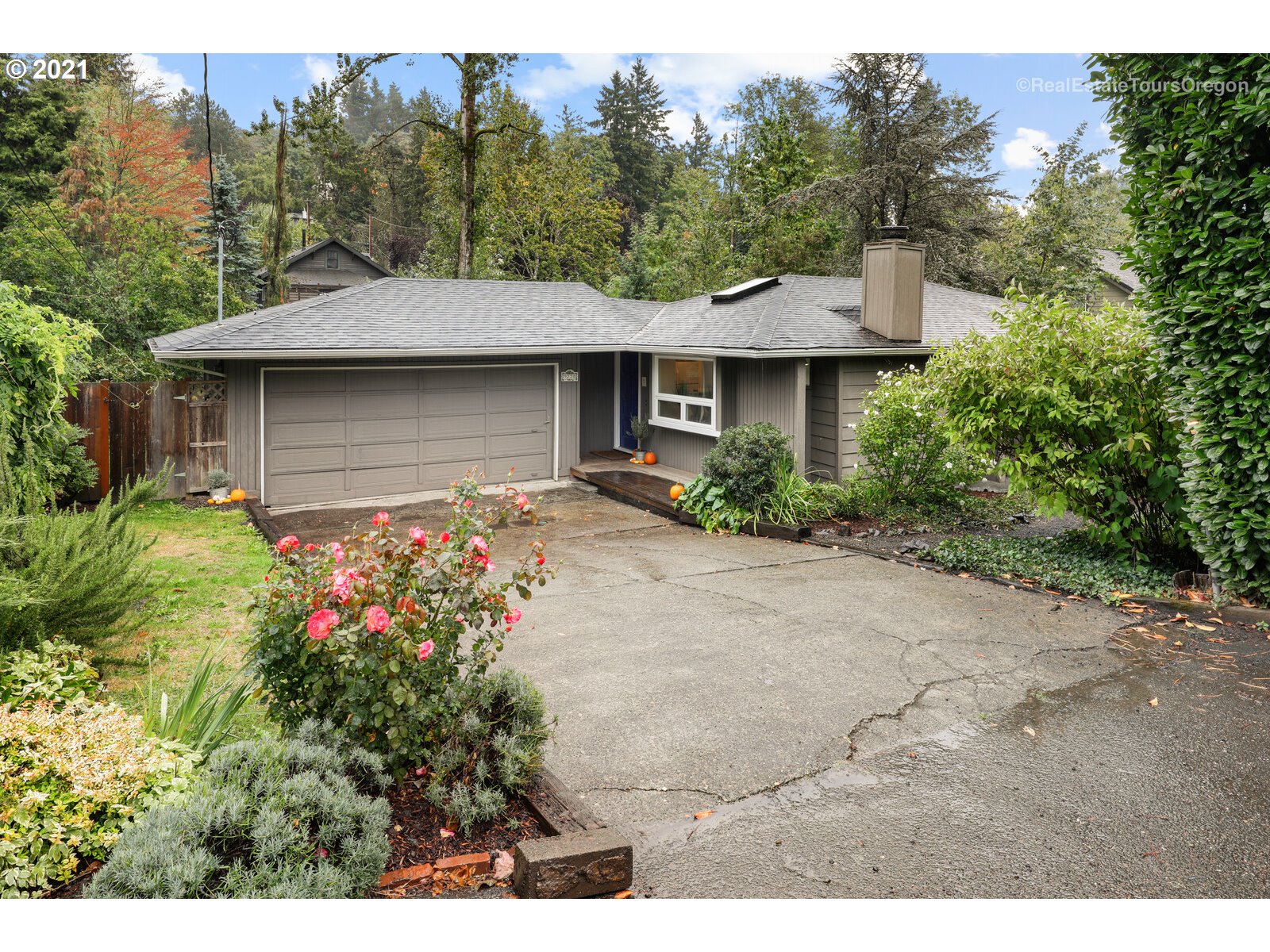 9220 Southwest 5th Avenue Portland, OR 97219 - Photo 1 of 29 Gallery Image 1