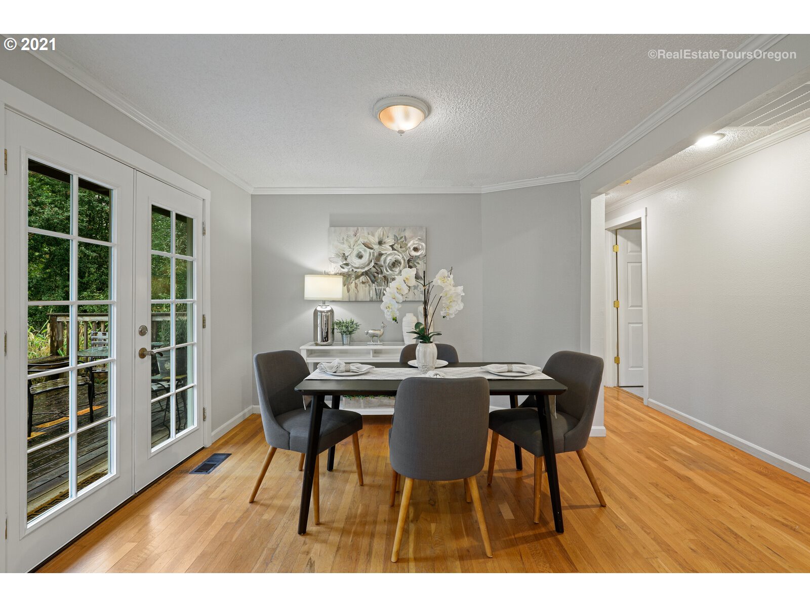 9220 Southwest 5th Avenue Portland, OR 97219 - Photo 12 of 29 Gallery Image 12
