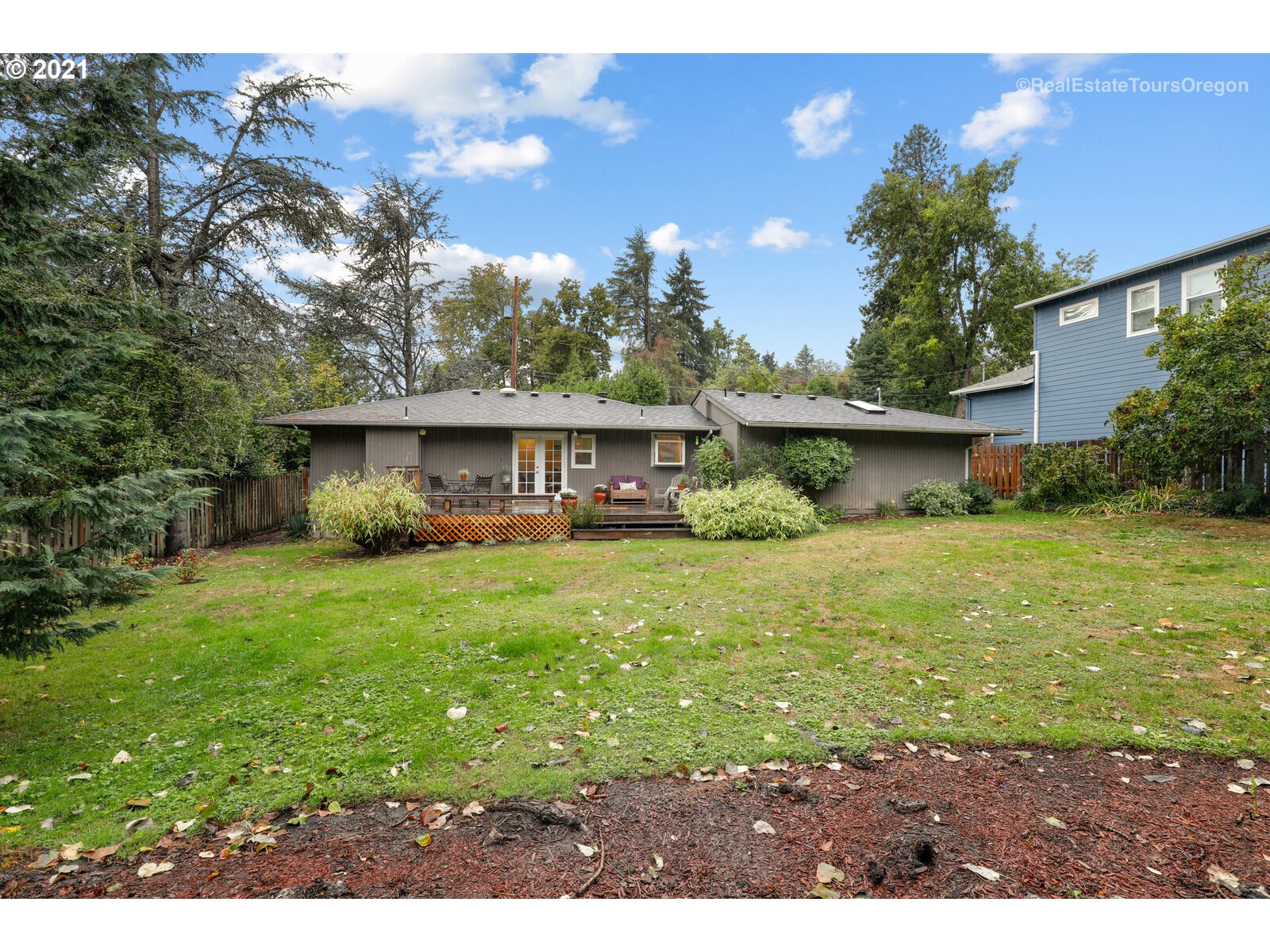 9220 Southwest 5th Avenue Portland, OR 97219 - Photo 26 of 29 Gallery Image 26