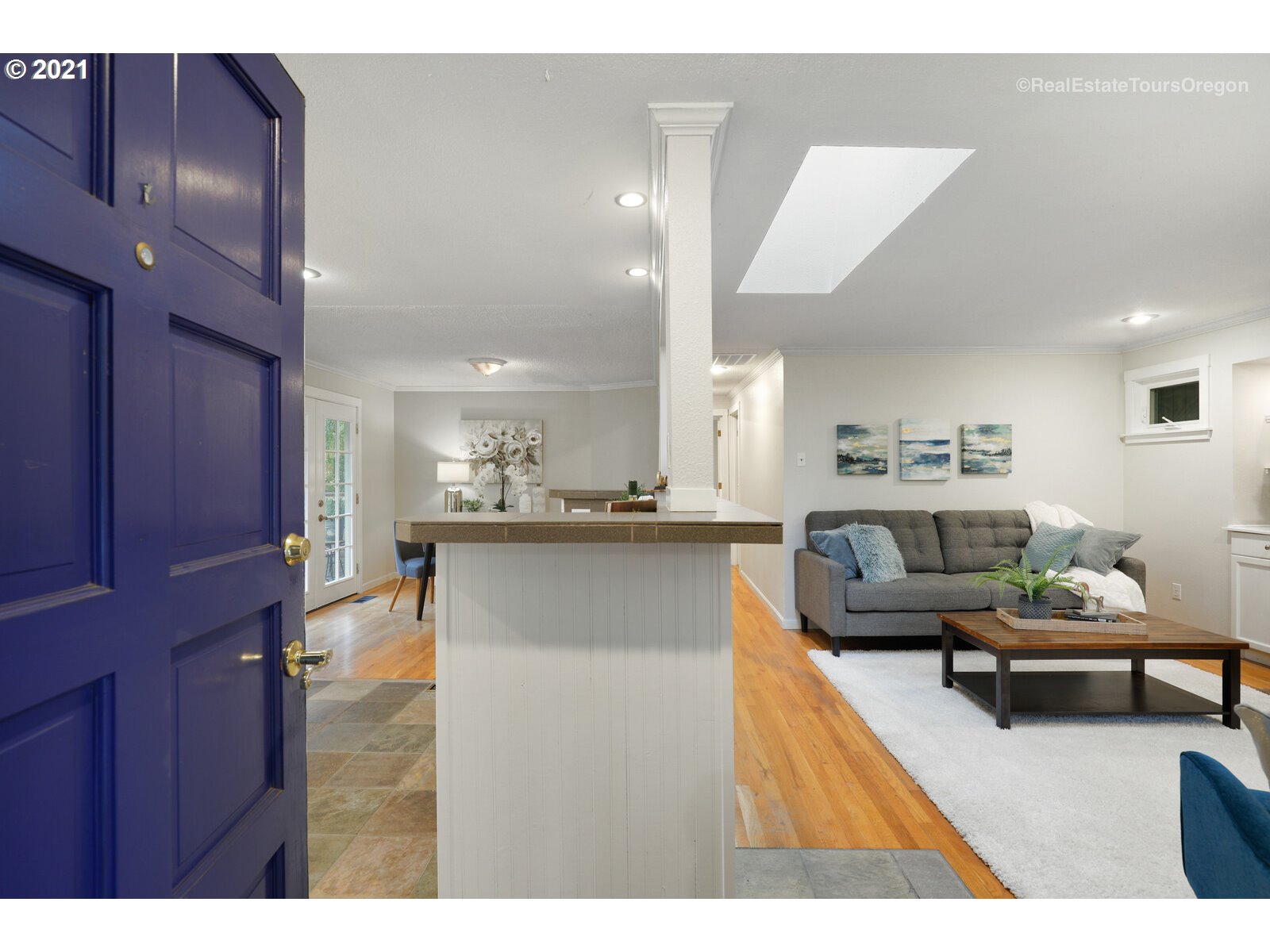 9220 Southwest 5th Avenue Portland, OR 97219 - Photo 4 of 29 Gallery Image 4