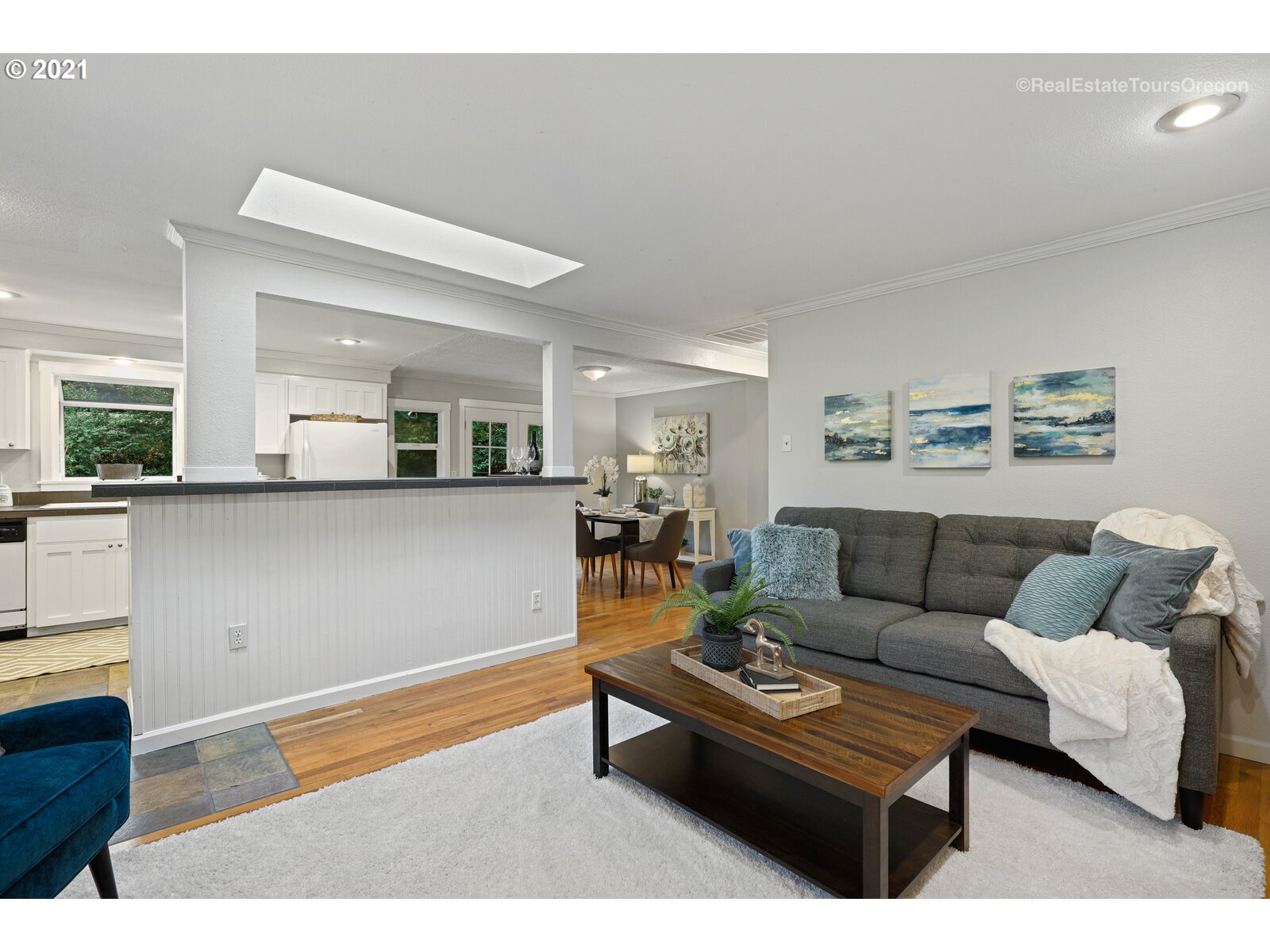 9220 Southwest 5th Avenue Portland, OR 97219 - Photo 8 of 29 Gallery Image 8