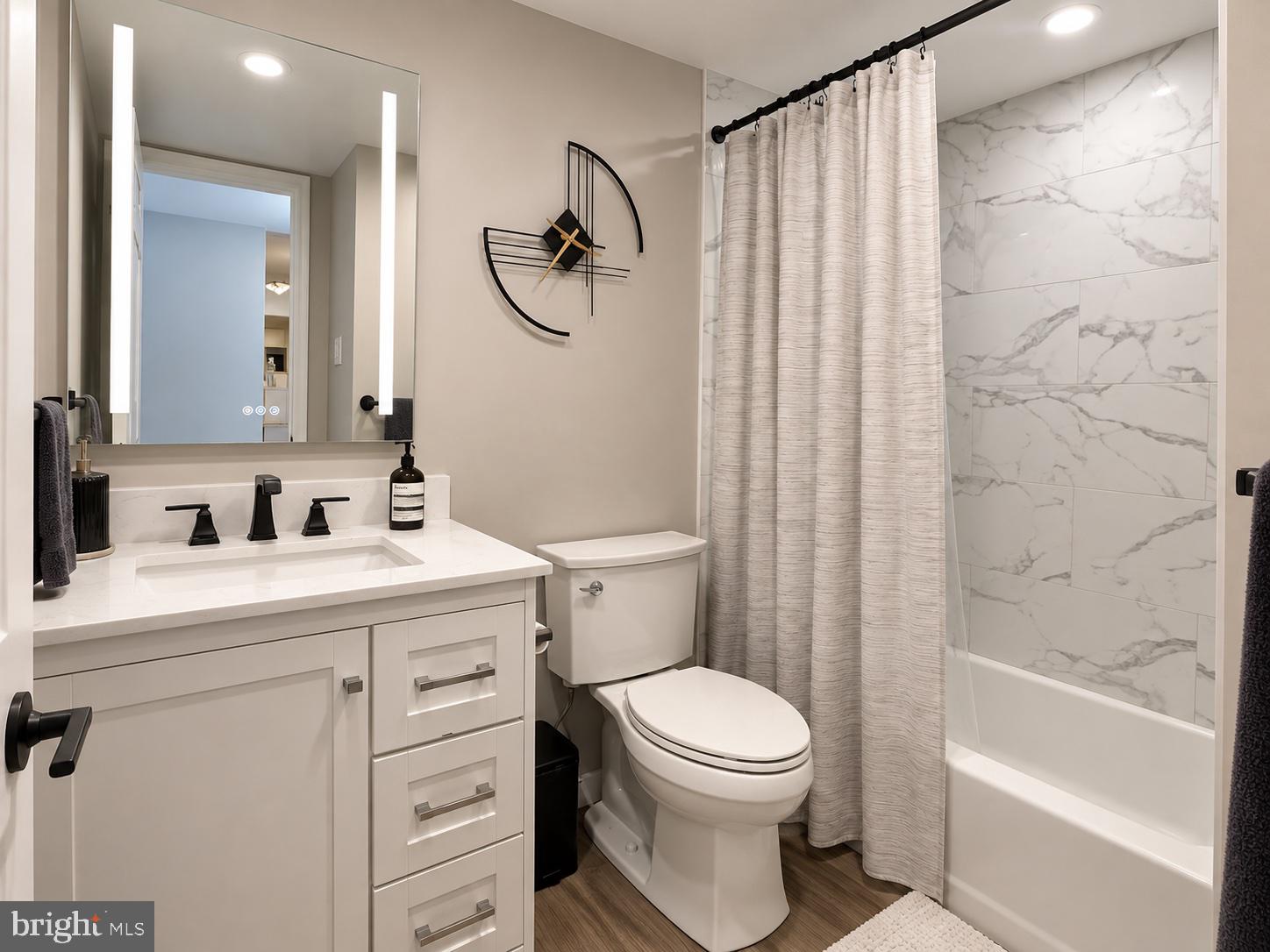 1301 North Courthouse Road, Unit 905 Arlington, VA 22201 - Photo 12 of 23 Virtually Staged - Bathroom