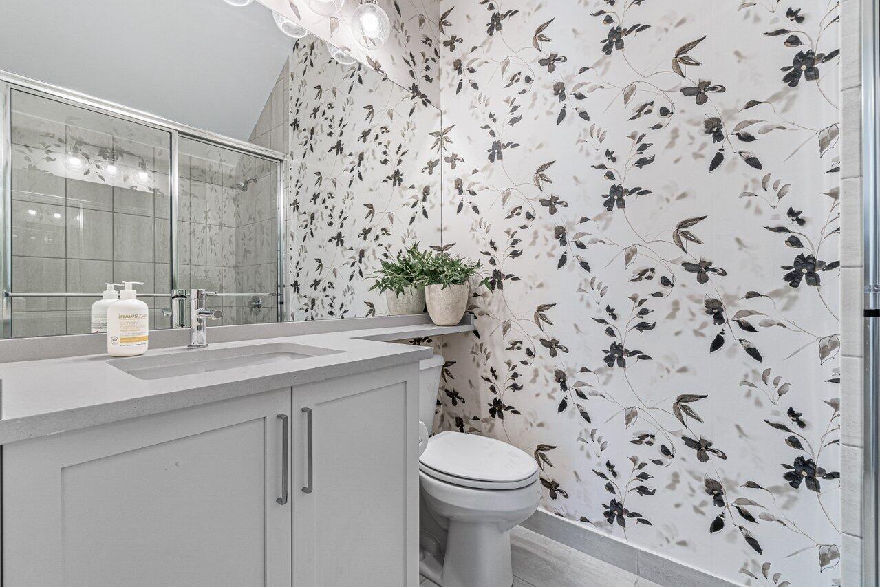 17505 Rainstream Road Boca Raton, FL 33496 - Photo 21 of 40 DOWNSTAIRS BATHROOM (BATHROOM 5)