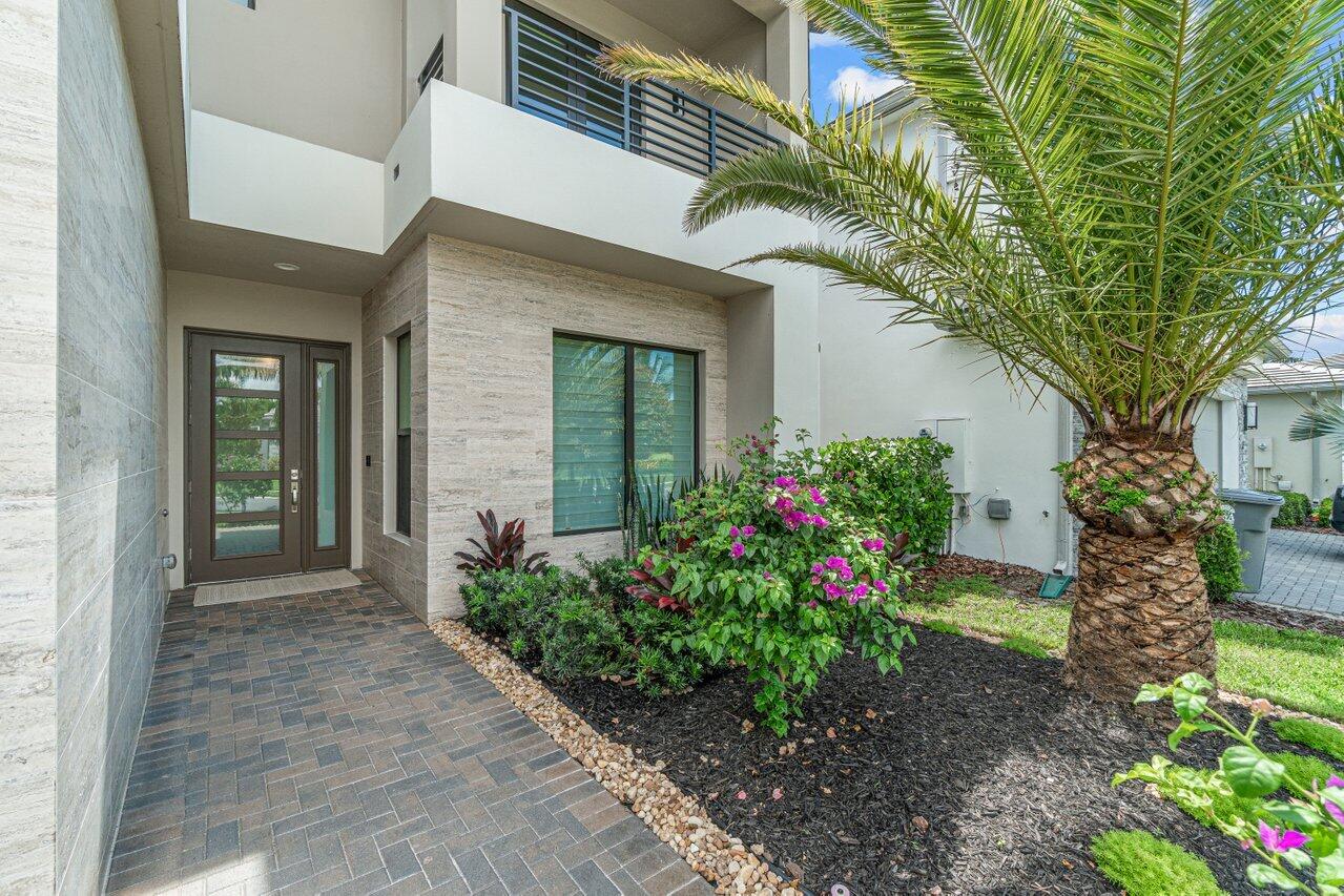 17505 Rainstream Road Boca Raton, FL 33496 - Photo 3 of 40 FRONT ENTRYWAY