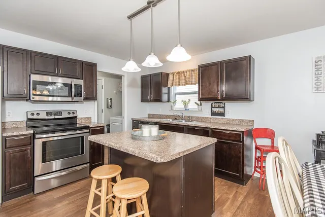 $349,900 | 2117 Providence Park Lane, Herculaneum, MO 63048