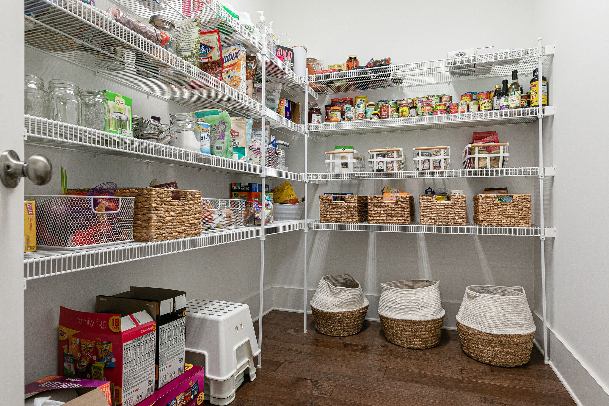424 Beamon Drive Franklin, TN 37064 - Photo 23 of 52 a utility room with stainless steel appliances and breakfast area