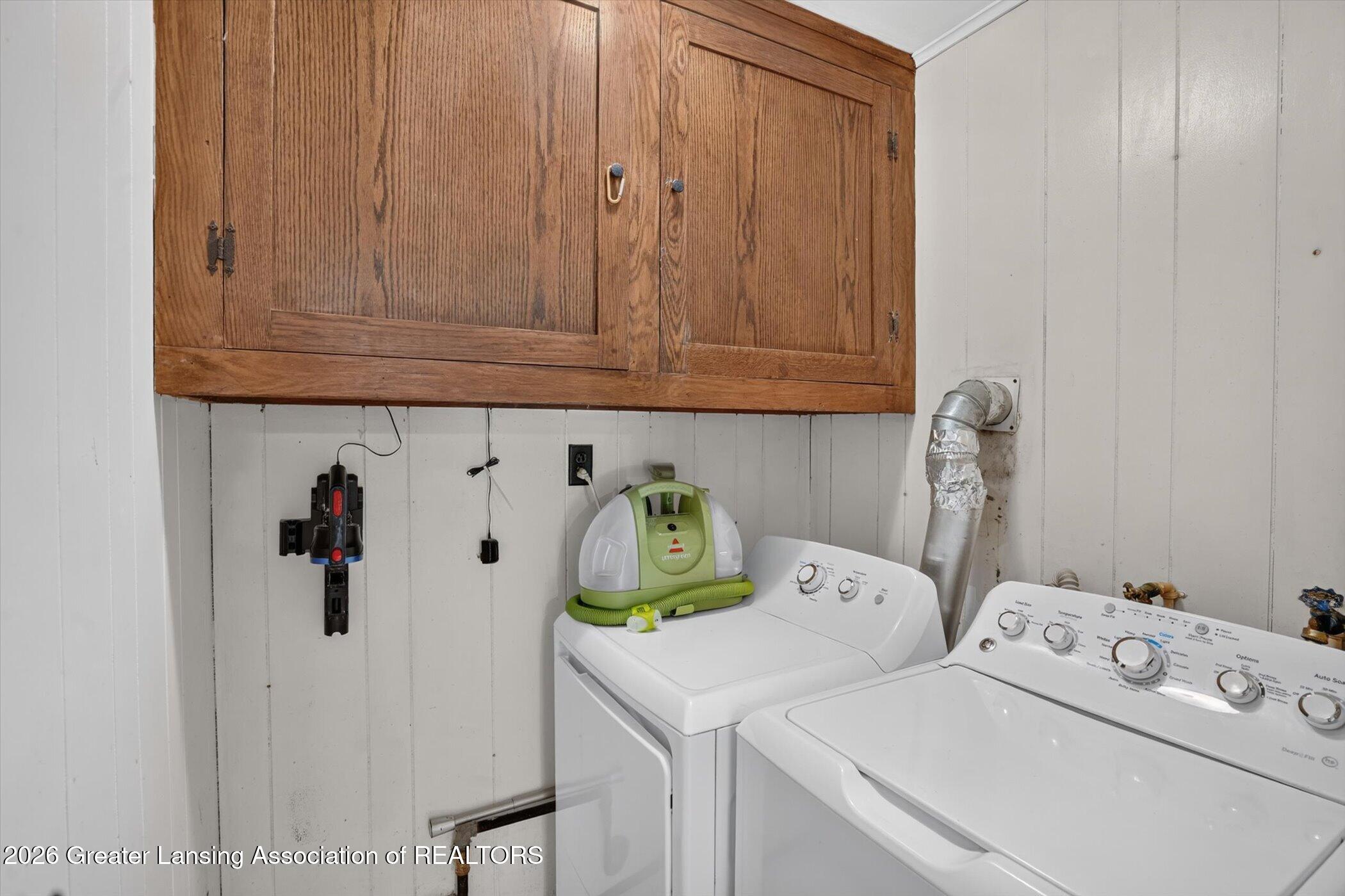 2578 Pine Tree Road Holt, MI 48842 - Photo 30 of 52 Laundry Room