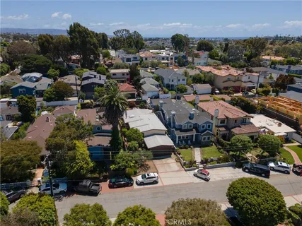 $2,699,000 | 652 35th Street, Manhattan Beach, CA 90266