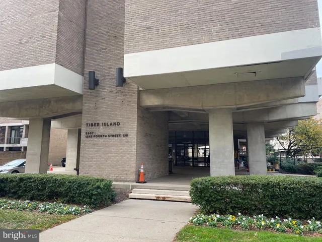 a view of a building entrance
