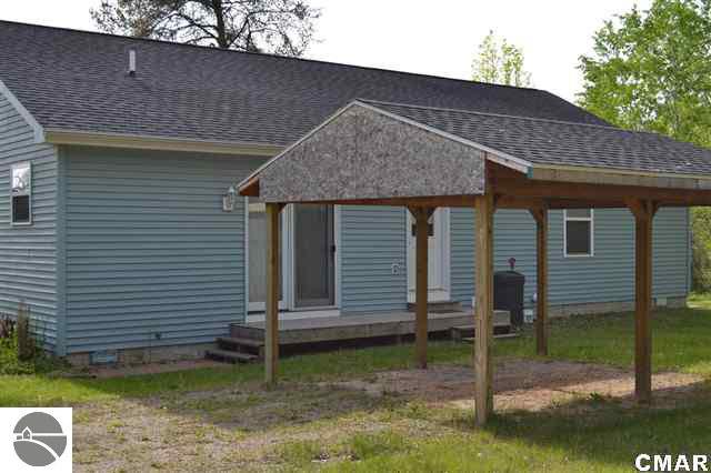 8605 Coolidge Road Farwell, MI 48622 - Photo 12 of 17 1770618-11.JPG