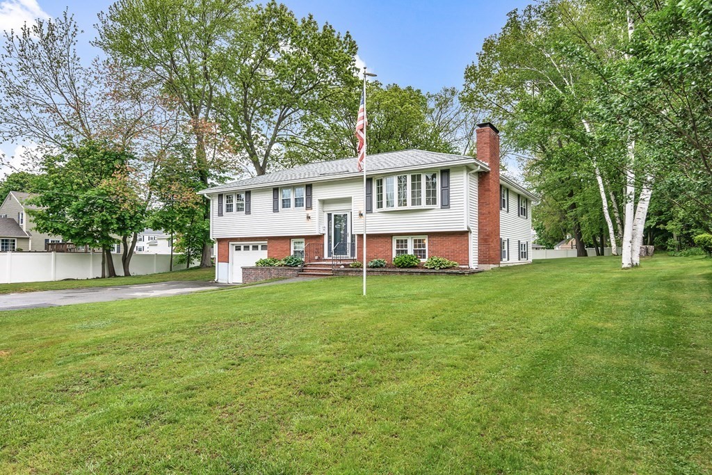 86 Arbor Road Lowell, MA 01852 - Photo 3 of 42 Gallery Image 3