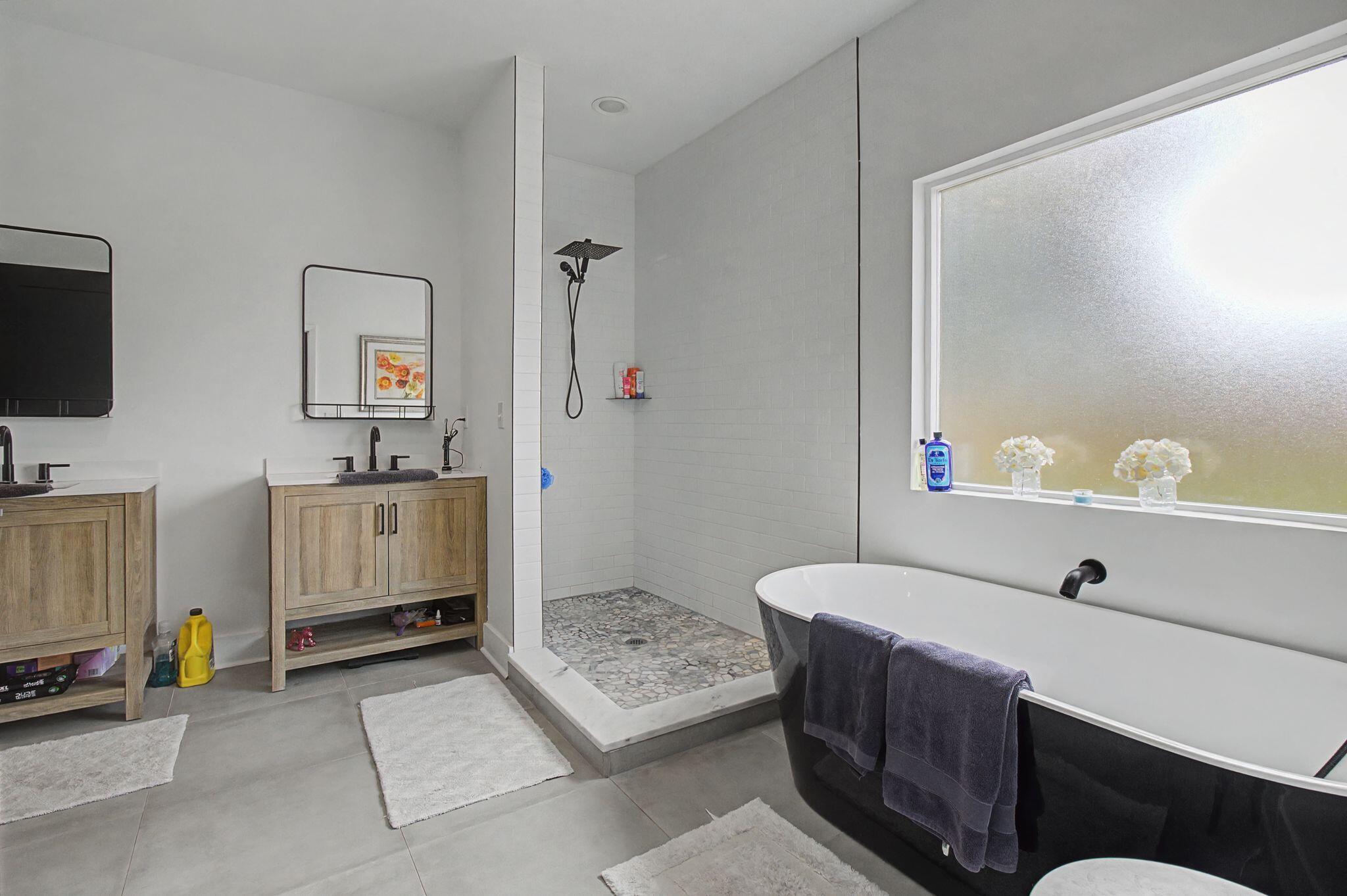 197 West 1st Avenue Crestview, FL 32536 - Photo 19 of 32 a en suite bathroom with a double vanity sink