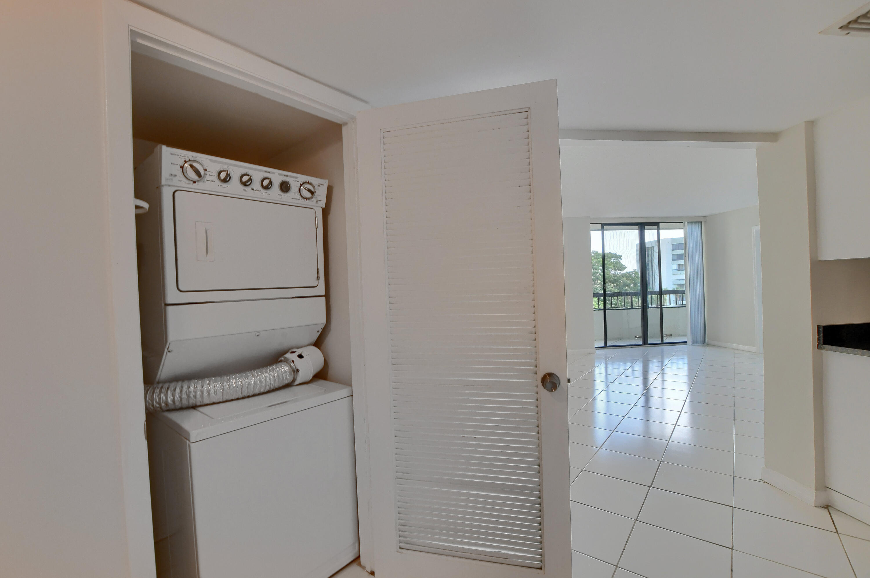 6463 La Costa Drive, Unit 406 Boca Raton, FL 33433 - Photo 18 of 23 18_ebf_5194-hdr(5)