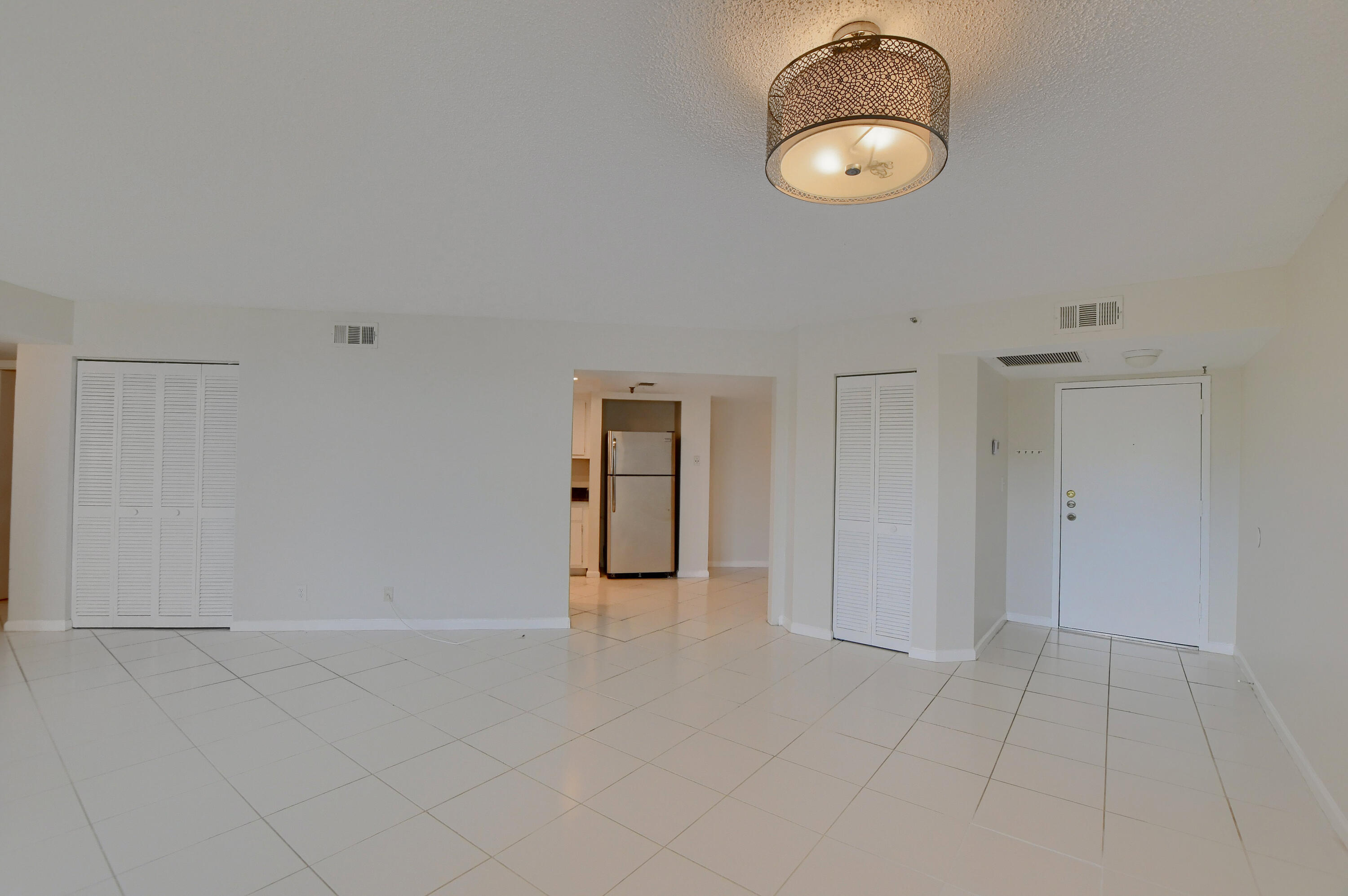 6463 La Costa Drive, Unit 406 Boca Raton, FL 33433 - Photo 4 of 23 04_ebf_5124-hdr(5)