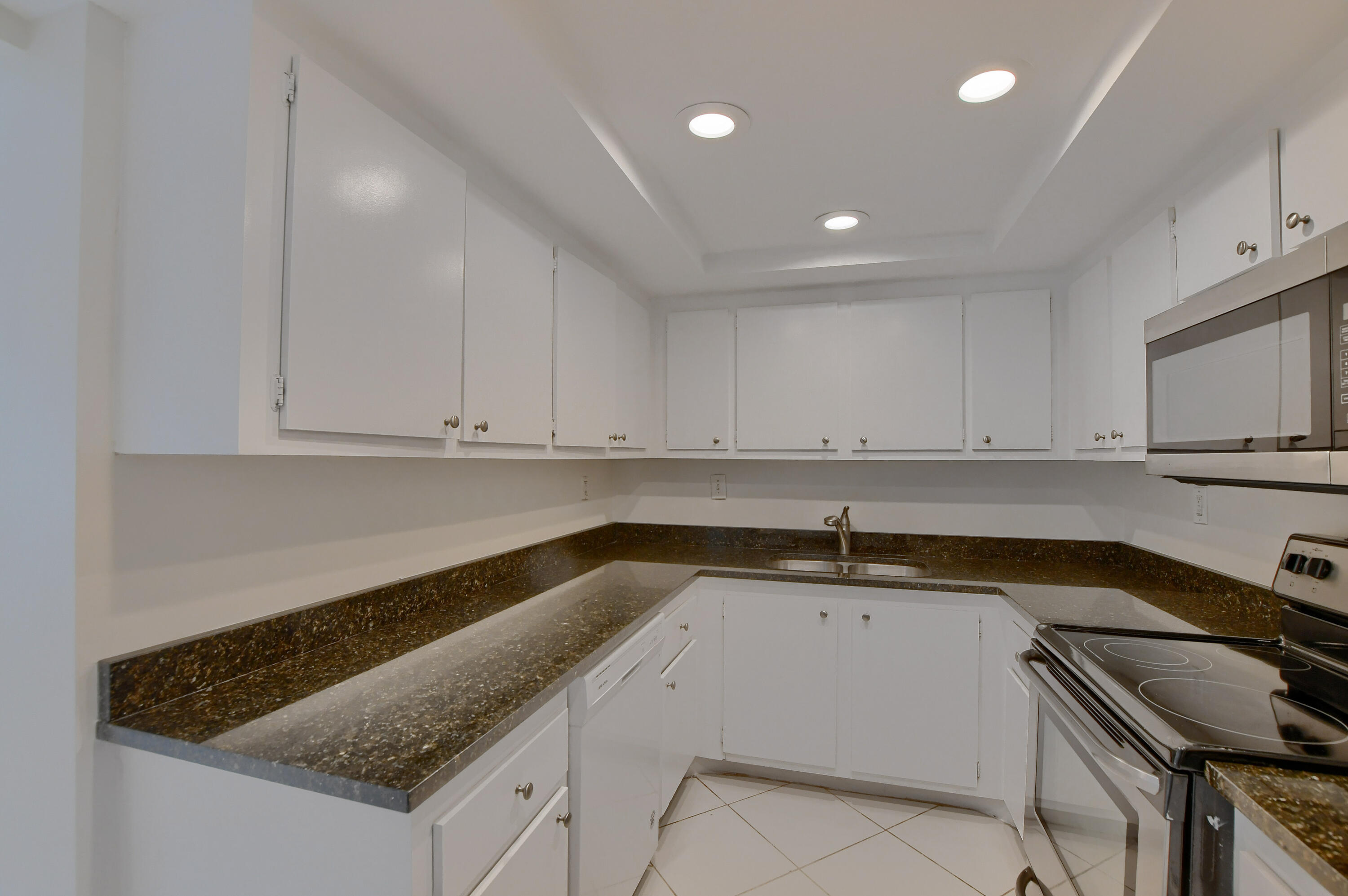 6463 La Costa Drive, Unit 406 Boca Raton, FL 33433 - Photo 8 of 23 08_ebf_5149-hdr(5)