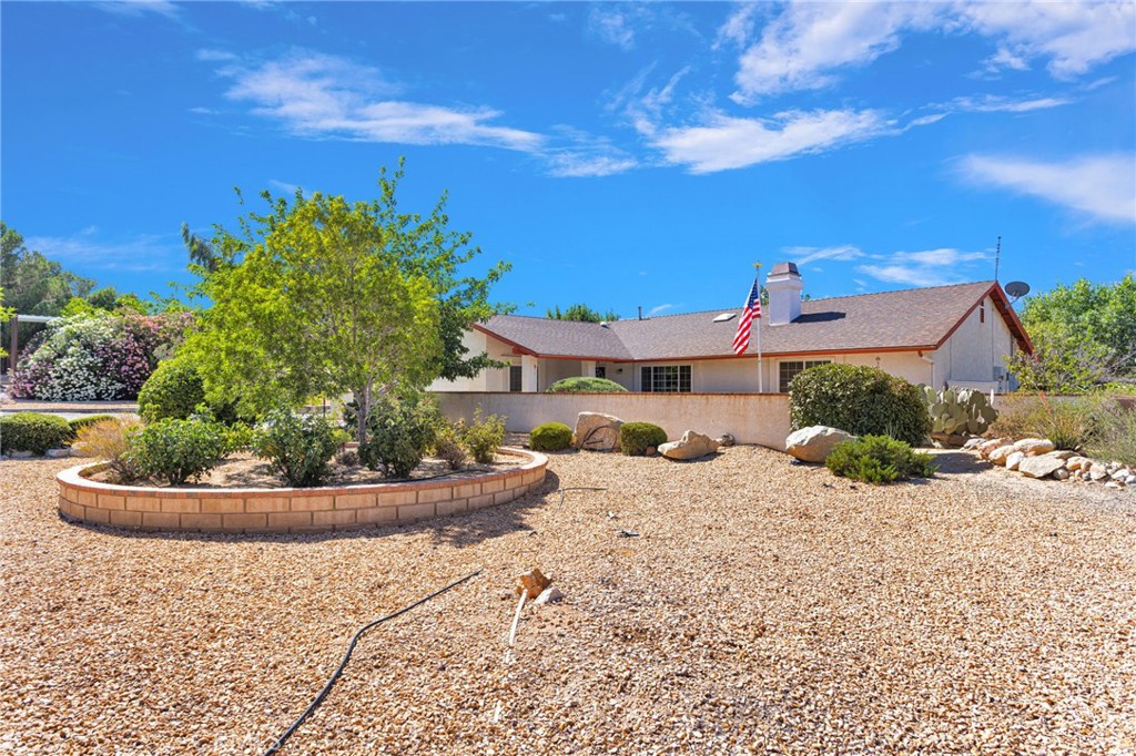 14185 Cuyamaca Road Apple Valley, CA 92307 - Photo 5 of 48