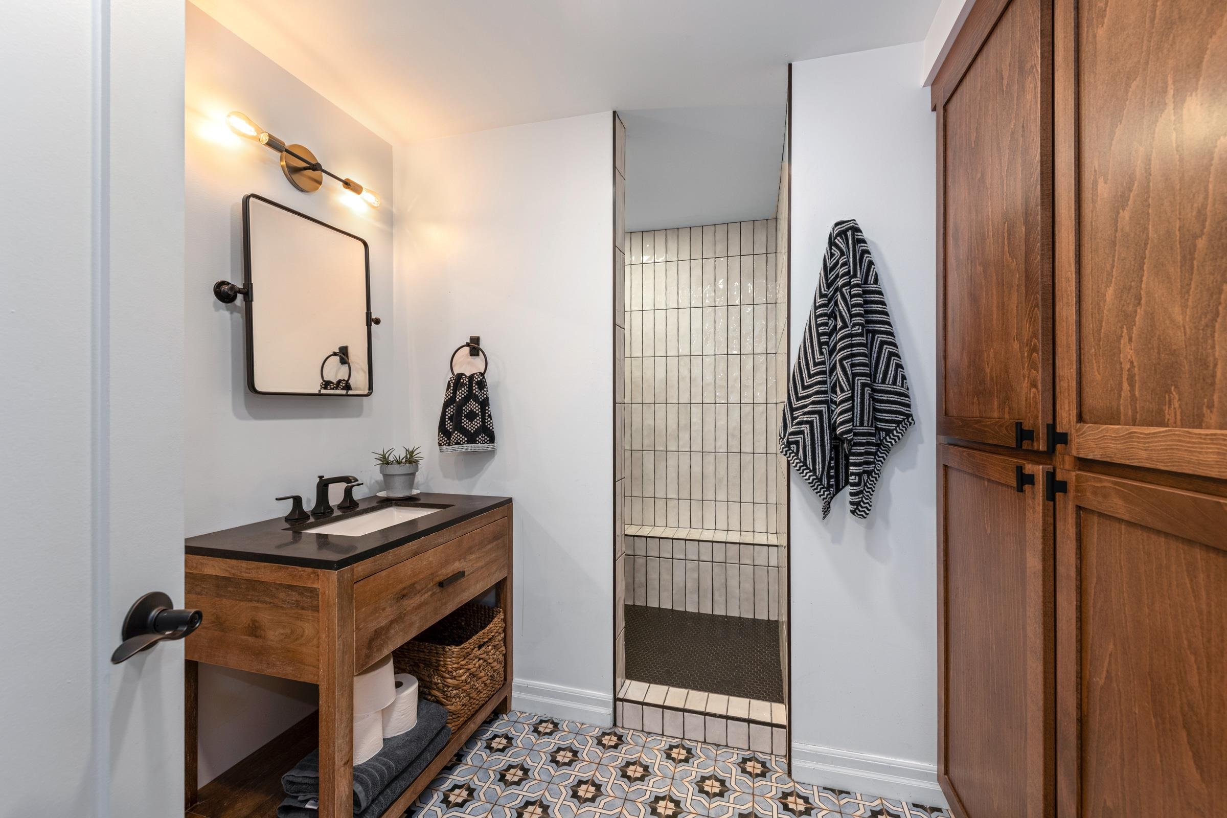 2010 East Overbluff Road Spokane, WA 99203 - Photo 33 of 49