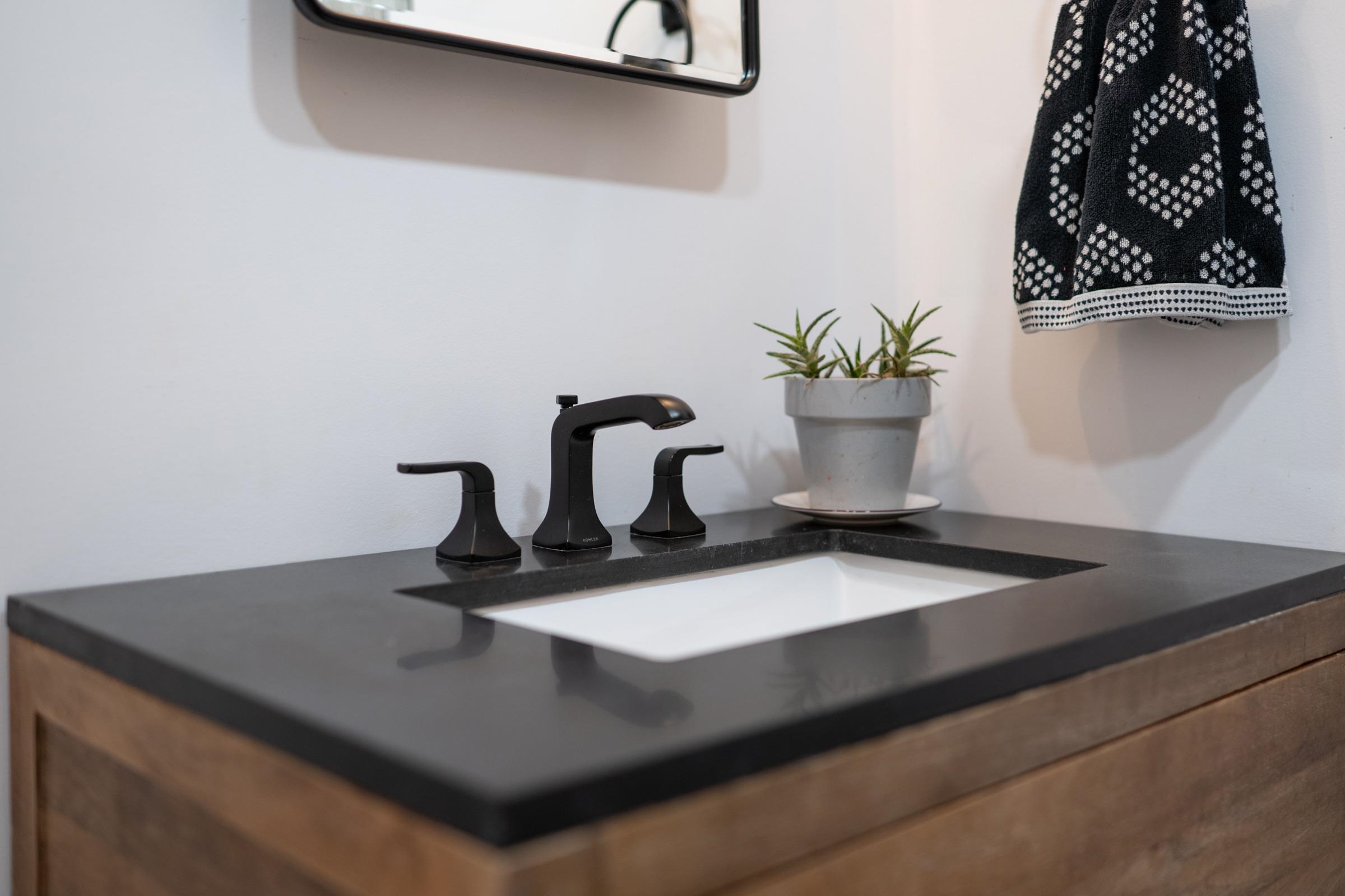 2010 East Overbluff Road Spokane, WA 99203 - Photo 36 of 49