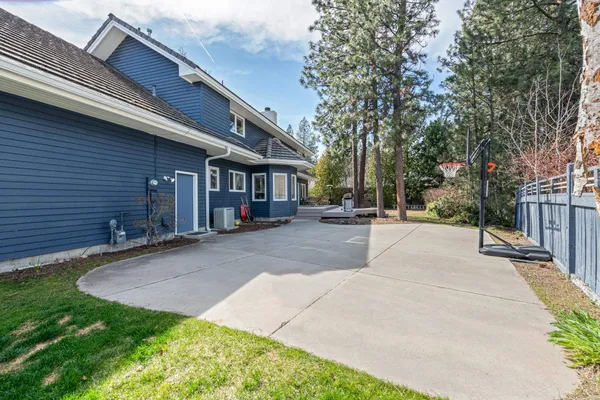 $1,650,000 | 2010 East Overbluff Road, Spokane, WA 99203