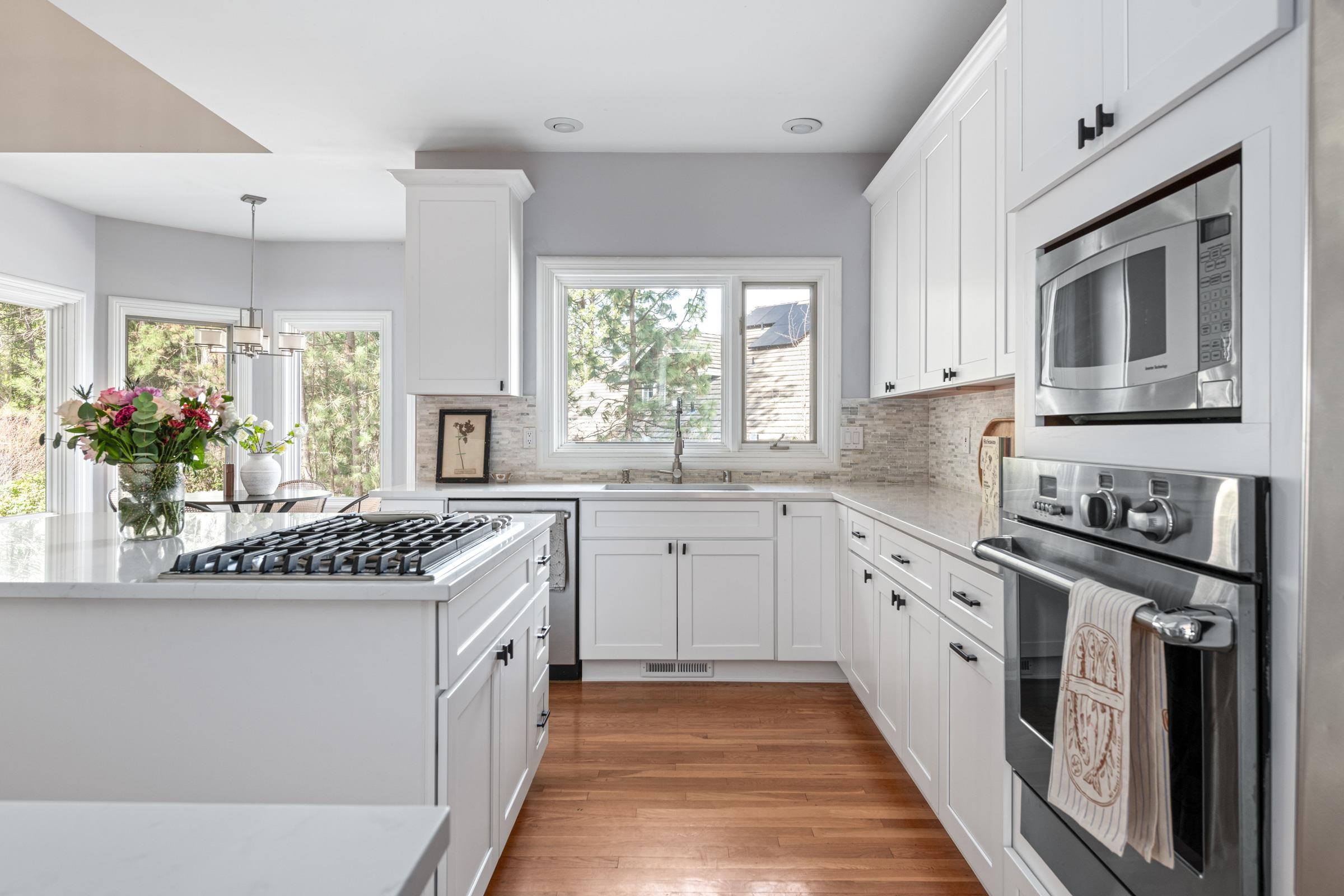 2010 East Overbluff Road Spokane, WA 99203 - Photo 8 of 49