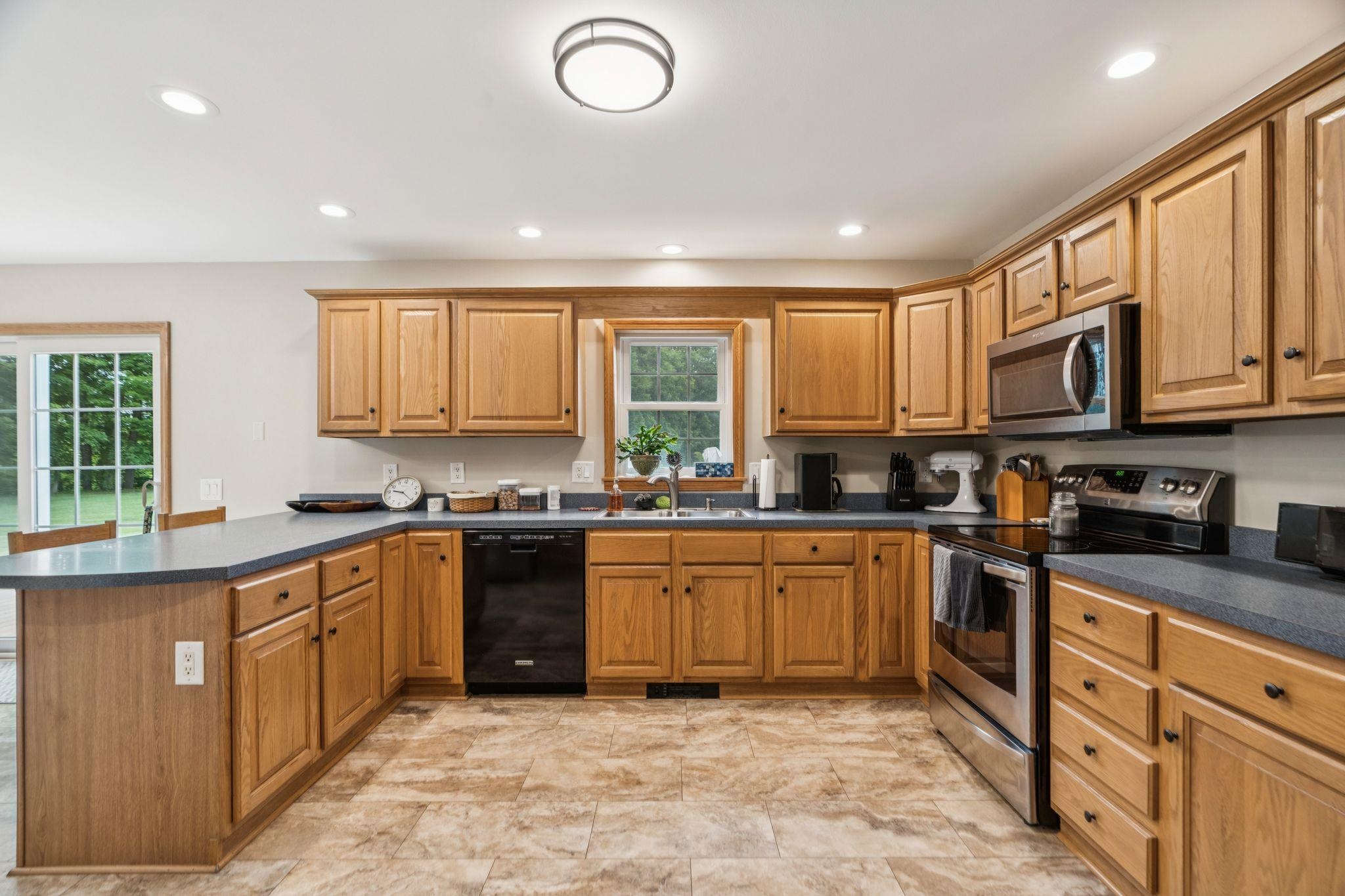 1407 Highway 5 Weathersfield, VT 05156 - Photo 11 of 39