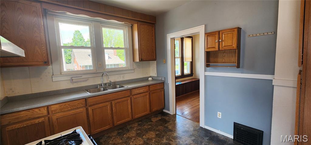 1629 Swanwick Street Chester, IL 62233 - Photo 14 of 61