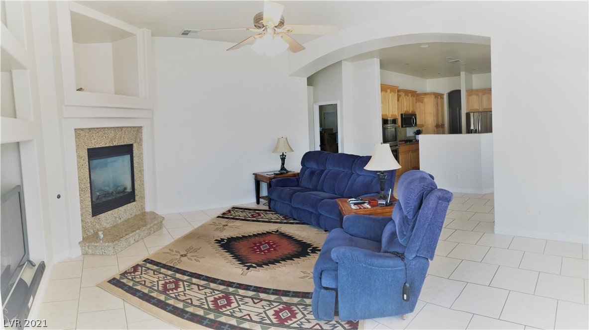 957 Rhyolite Terrace Henderson, NV 89011 - Photo 17 of 48 Gallery Image 17