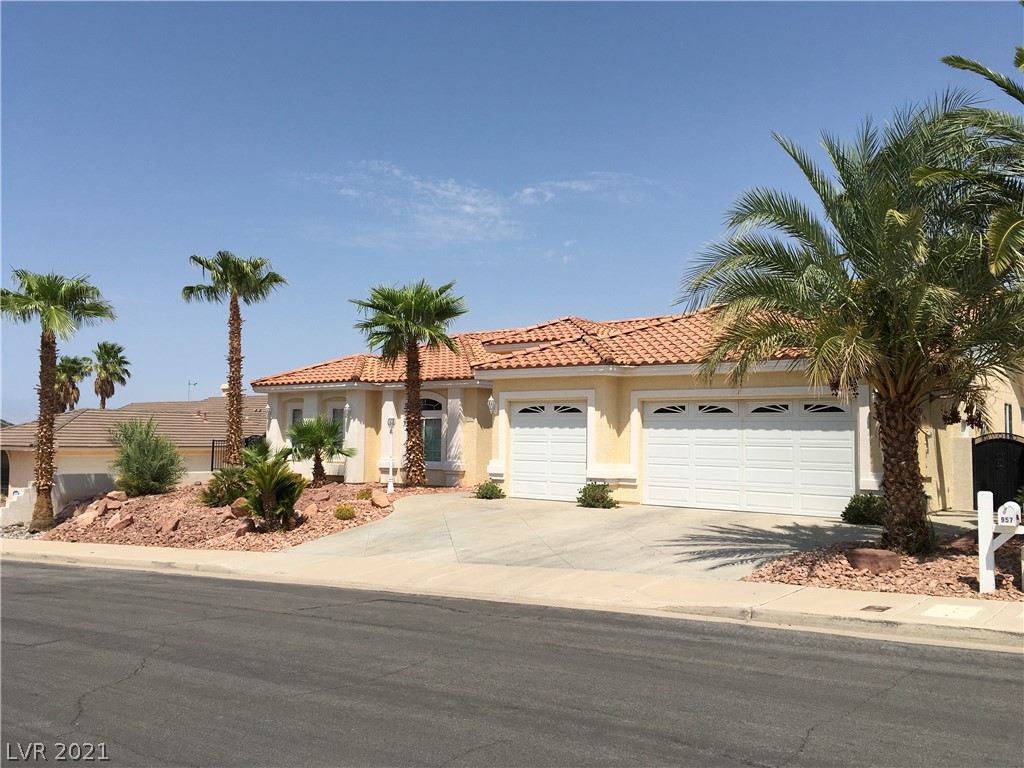 957 Rhyolite Terrace Henderson, NV 89011 - Photo 3 of 48 Gallery Image 3