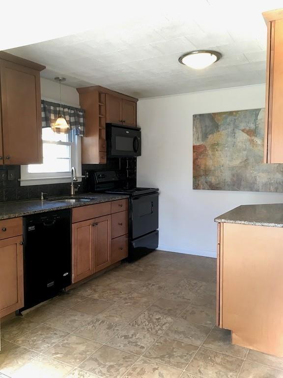 186 Garland Street Springfield, MA 01118 - Photo 5 of 12 Gallery Image 5