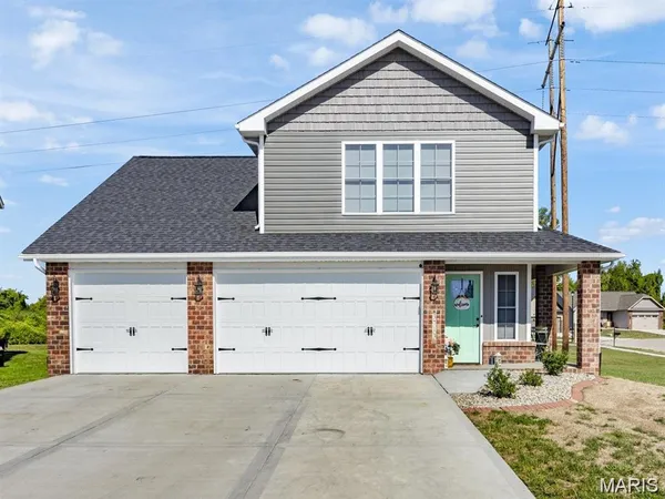 $2,400 | 3713 Justine Drive, Granite City, IL 62040