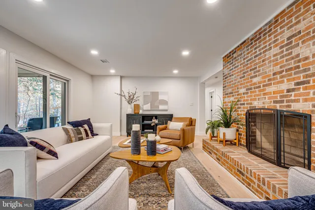 $2,500,000 | 108 Interpromontory Road, Great Falls, VA 22066